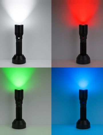 Lanternă tactică LED de 250 lumeni, reîncărcabilă, cu zoom ACTION, negru