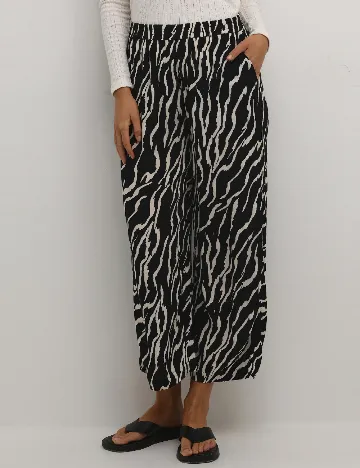 Pantaloni Kaffe, negru/alb