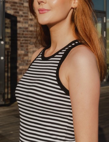 Rochie medie Gestuz, negru/alb