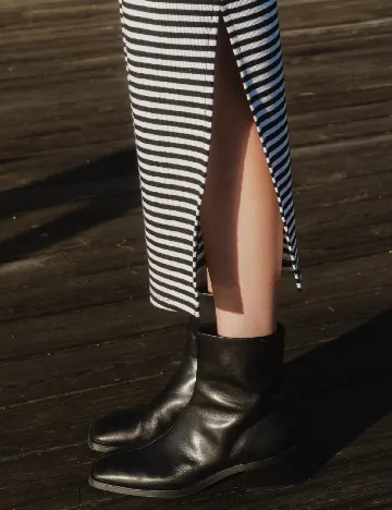 Rochie medie Gestuz, negru/alb