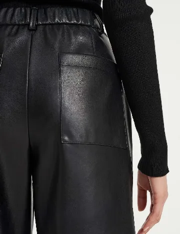 Pantaloni imitatie de piele Opus, negru