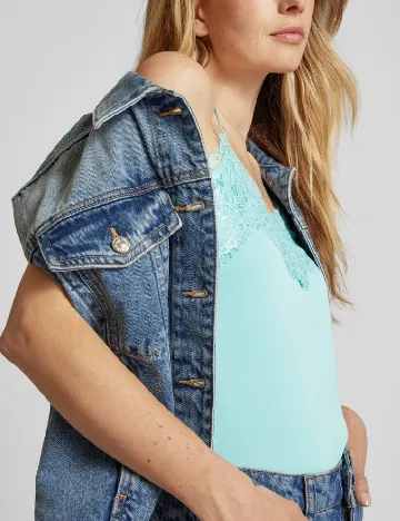 Maiou Ichi, albastru