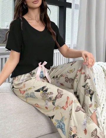 Pijama SHEIN, mix culori