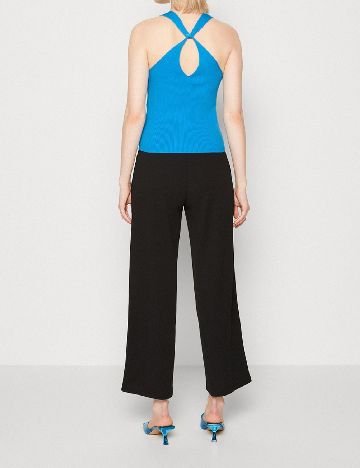 Maiou Jacqueline de Yong, albastru