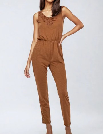 Salopeta Jacqueline de Yong, maro