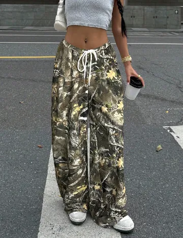 Pantaloni SHEIN, mix culori