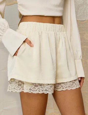 Pantaloni scurti SHEIN, ecru