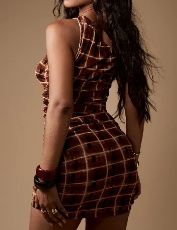 Compleu Missguided, maro