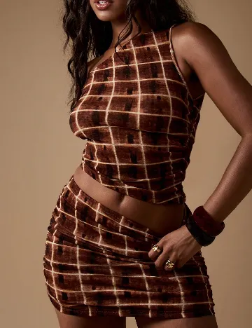 Compleu Missguided, maro