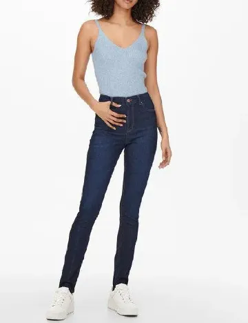 Maiou Only, albastru