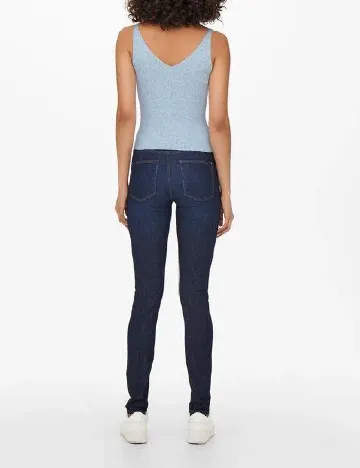 Maiou Only, albastru