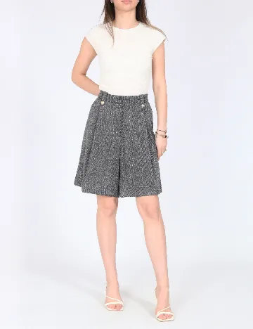 Pantaloni scurti C&A, alb/negru