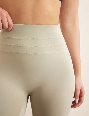 Colanti SHEIN, verde deschis