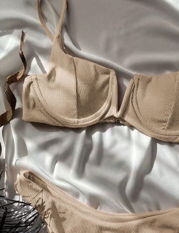 Costum de baie SHEIN, crem