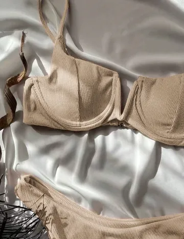 Costum de baie SHEIN, crem