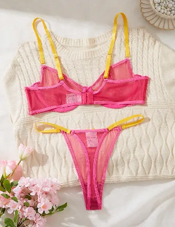 Set lenjerie SHEIN, roz