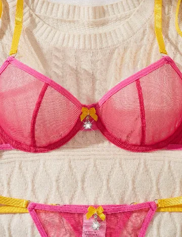 Set lenjerie SHEIN, roz