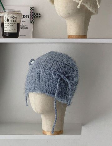 Caciula SHEIN, albastru