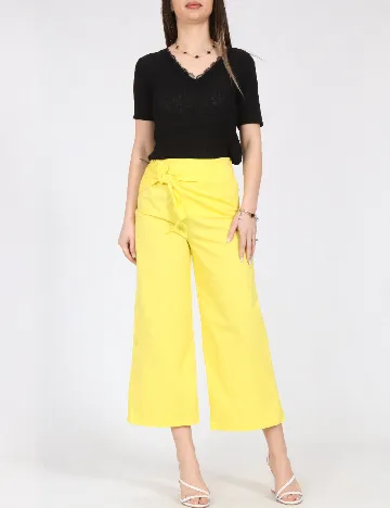 Pantaloni Bershka, galben