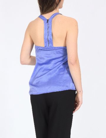 Maiou Zara, albastru