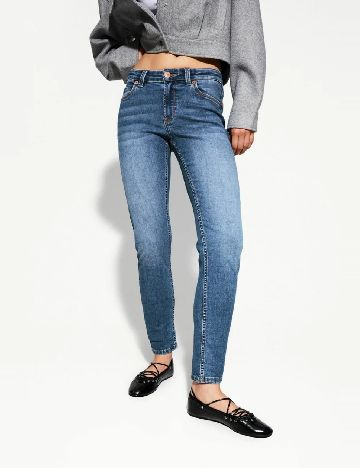 Blugi Bershka, albastru