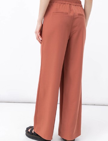 Pantaloni NA-KD, caramiziu