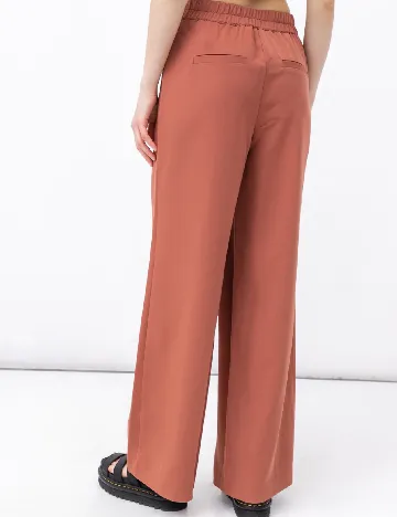 Pantaloni NA-KD, caramiziu