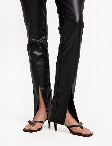 Pantaloni imitatie de piele NA-KD, negru