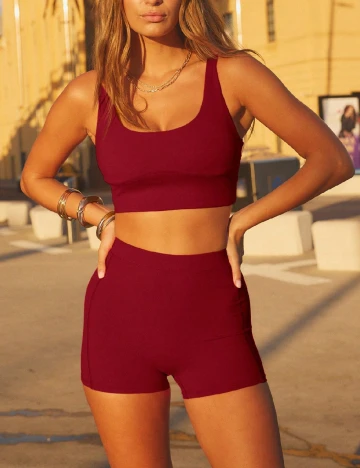 Compleu Aralina, rosu