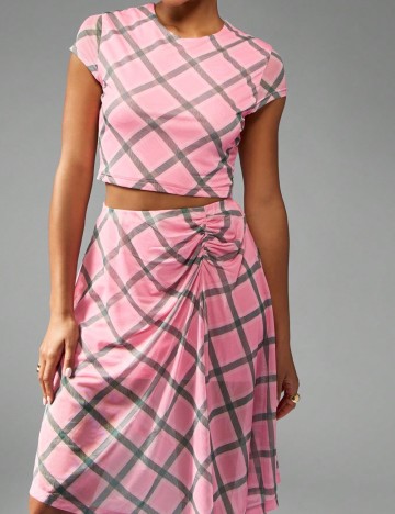 Compleu Missguided, roz