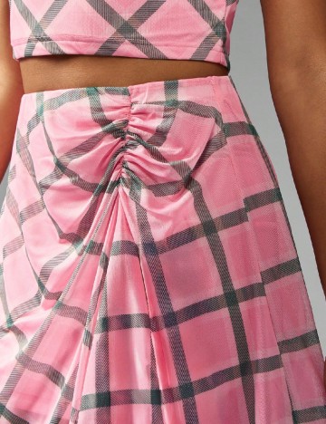 Compleu Missguided, roz