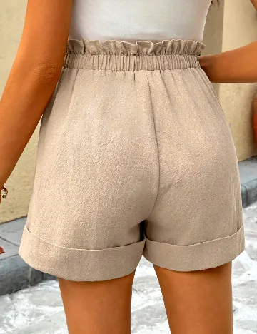 Pantaloni scurti SHEIN Maternity, crem