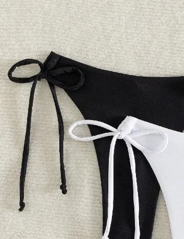 Set chiloti de baie 2 perechi SHEIN, alb/negru