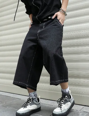 Pantaloni scurti SHEIN, negru