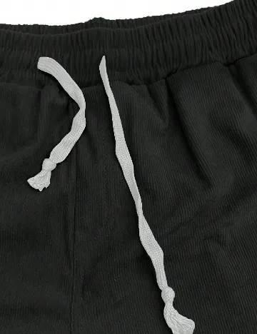 Pantaloni scurti SHEIN, negru