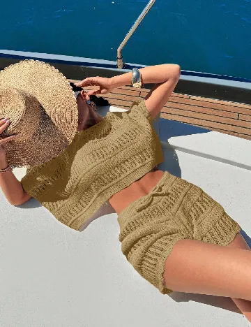 Compleu De Plaja SHEIN, maro