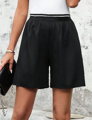 Pantaloni scurti SHEIN, negru