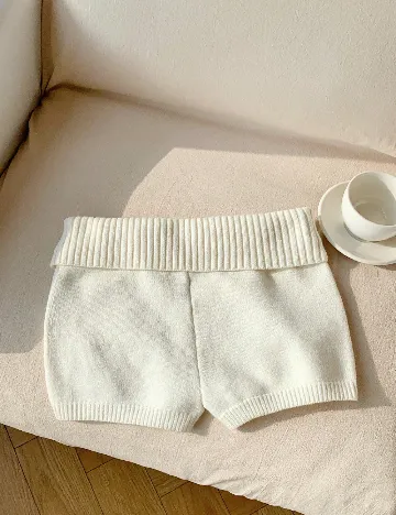 Pantaloni scurti SHEIN, ecru