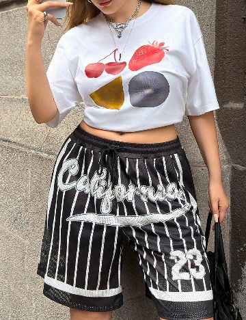 Pantaloni scurti SHEIN CURVE, negru/alb