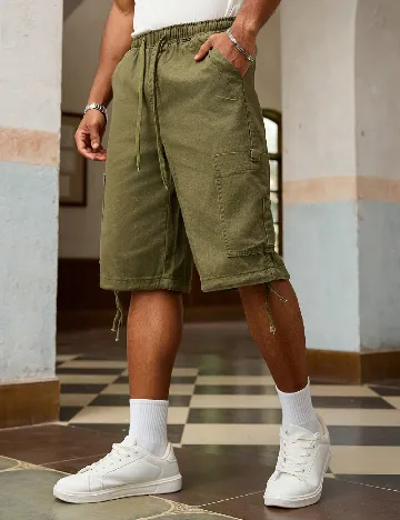 Pantaloni scurti SHEIN, verde
