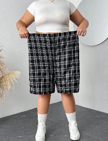 Pantaloni scurti SHEIN CURVE, negru