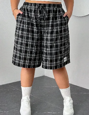 Pantaloni scurti SHEIN CURVE, negru