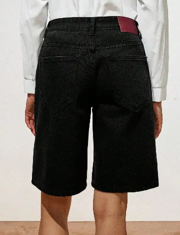 Pantaloni scurti SHEIN, negru