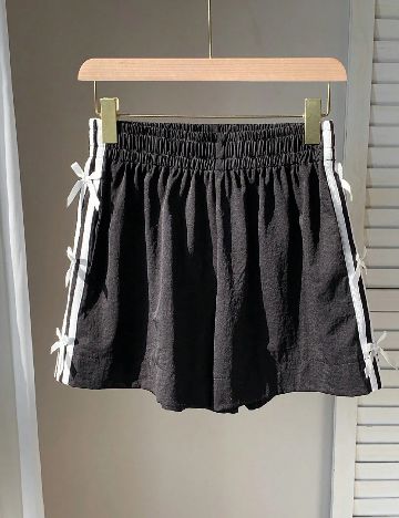 Pantaloni scurti SHEIN CURVE, negru