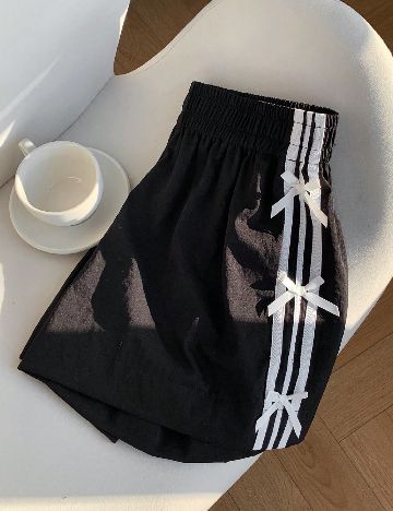 Pantaloni scurti SHEIN CURVE, negru