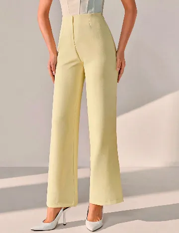 Pantaloni SHEIN, galben