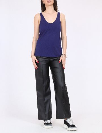 Maiou Zara, albastru