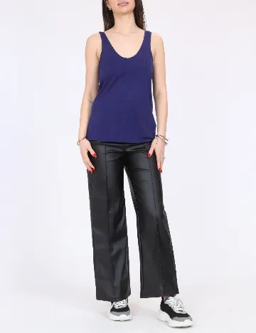 Maiou Zara, albastru