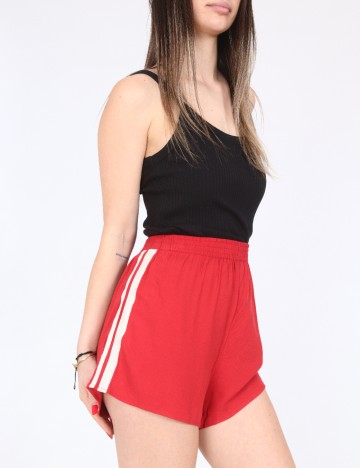 Pantaloni scurti Pull&Bear, rosu