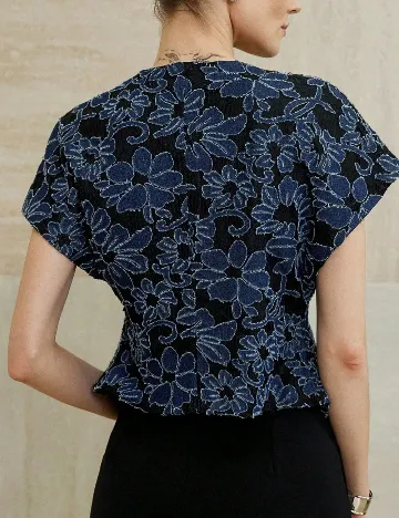 Vesta Aveloria, albastru